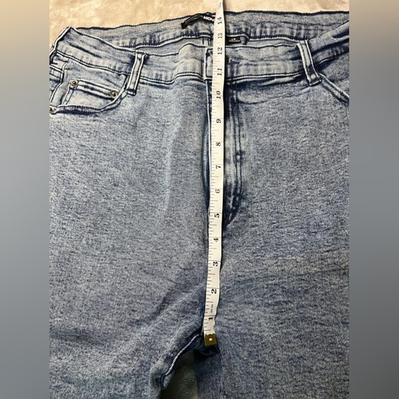 Fashion Nova Jeans - Picture 4 of 6